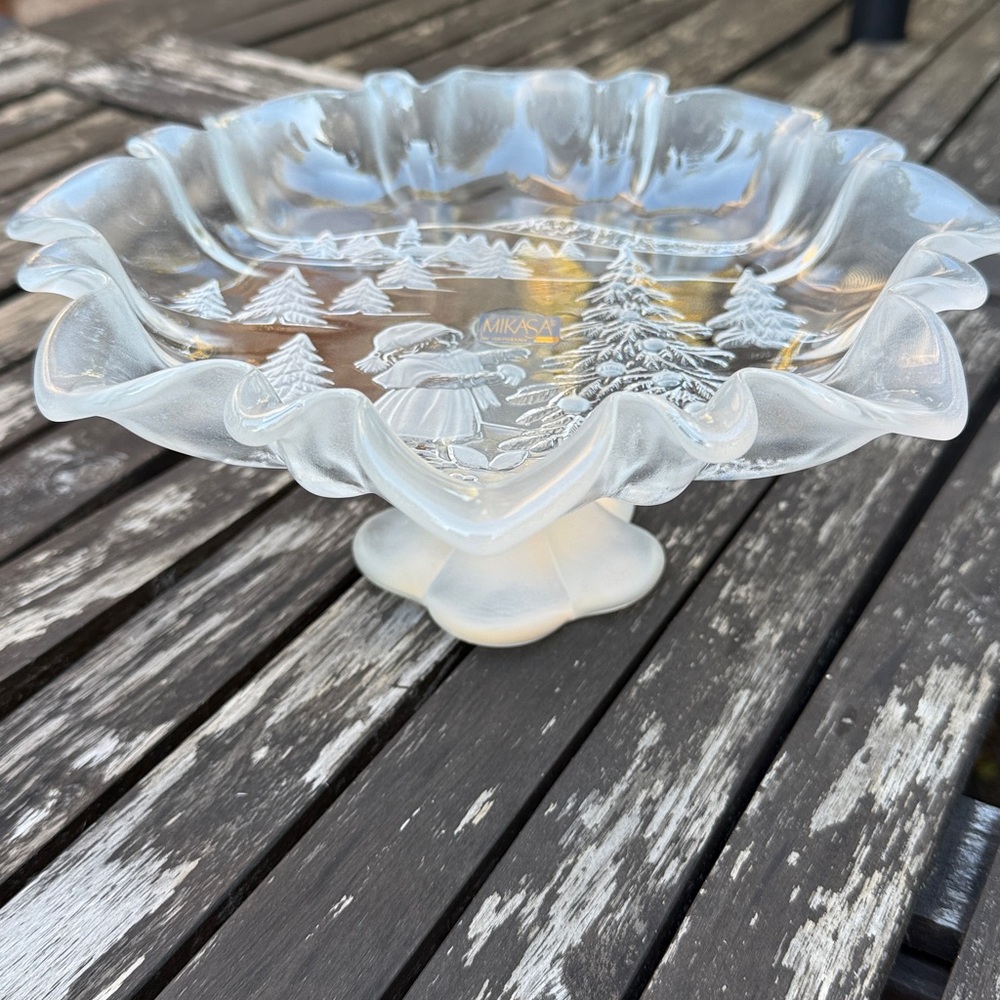 Vintage MIKASA West Germany “Christmas story” frosted glass footed bonbon plate - Picture 2 of 12